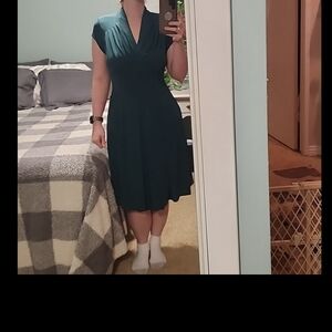 Green knee length dress size large